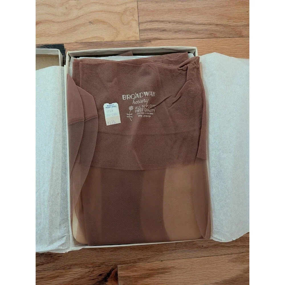 Vintage Broadway Hosiery Nylons 1950s NIB NOS 4 Pair Brown Seamless 10.5 Thigh